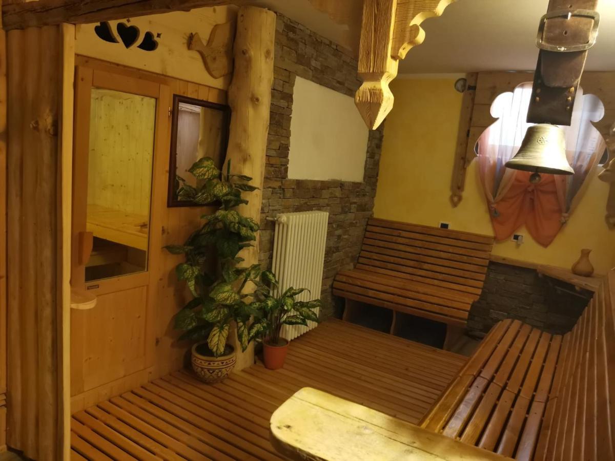 Garni Defrancesco Otel Campitello di Fassa Dış mekan fotoğraf