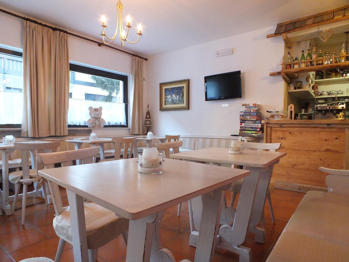 Garni Defrancesco Otel Campitello di Fassa Dış mekan fotoğraf
