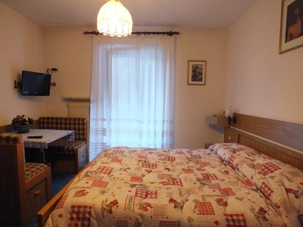 Garni Defrancesco Otel Campitello di Fassa Dış mekan fotoğraf