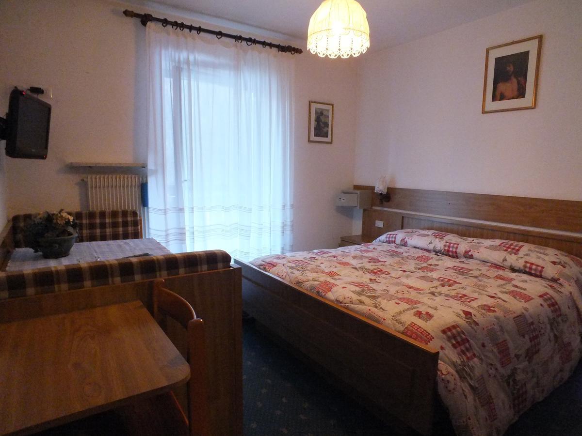Garni Defrancesco Otel Campitello di Fassa Dış mekan fotoğraf