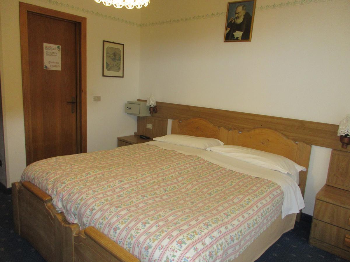 Garni Defrancesco Otel Campitello di Fassa Dış mekan fotoğraf